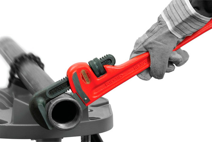Применение прямого трубного ключа Ridgid Heavy Duty 18" Применение прямого трубного ключа Ridgid Heavy Duty 18"